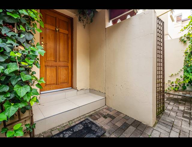 2 BEDROOM HOUSE FOR SALE IN SUNNINGHILL